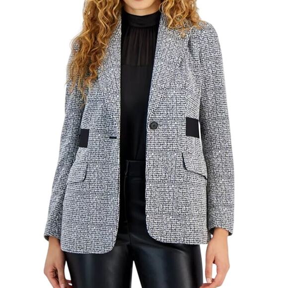 Bar III Women's Tweed Peak-Collar Blazer Jacket in Black White Houndstooth Print